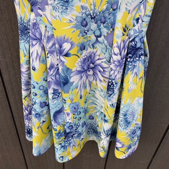 J.O.A. Floral Sundress - Picture 4 of 9